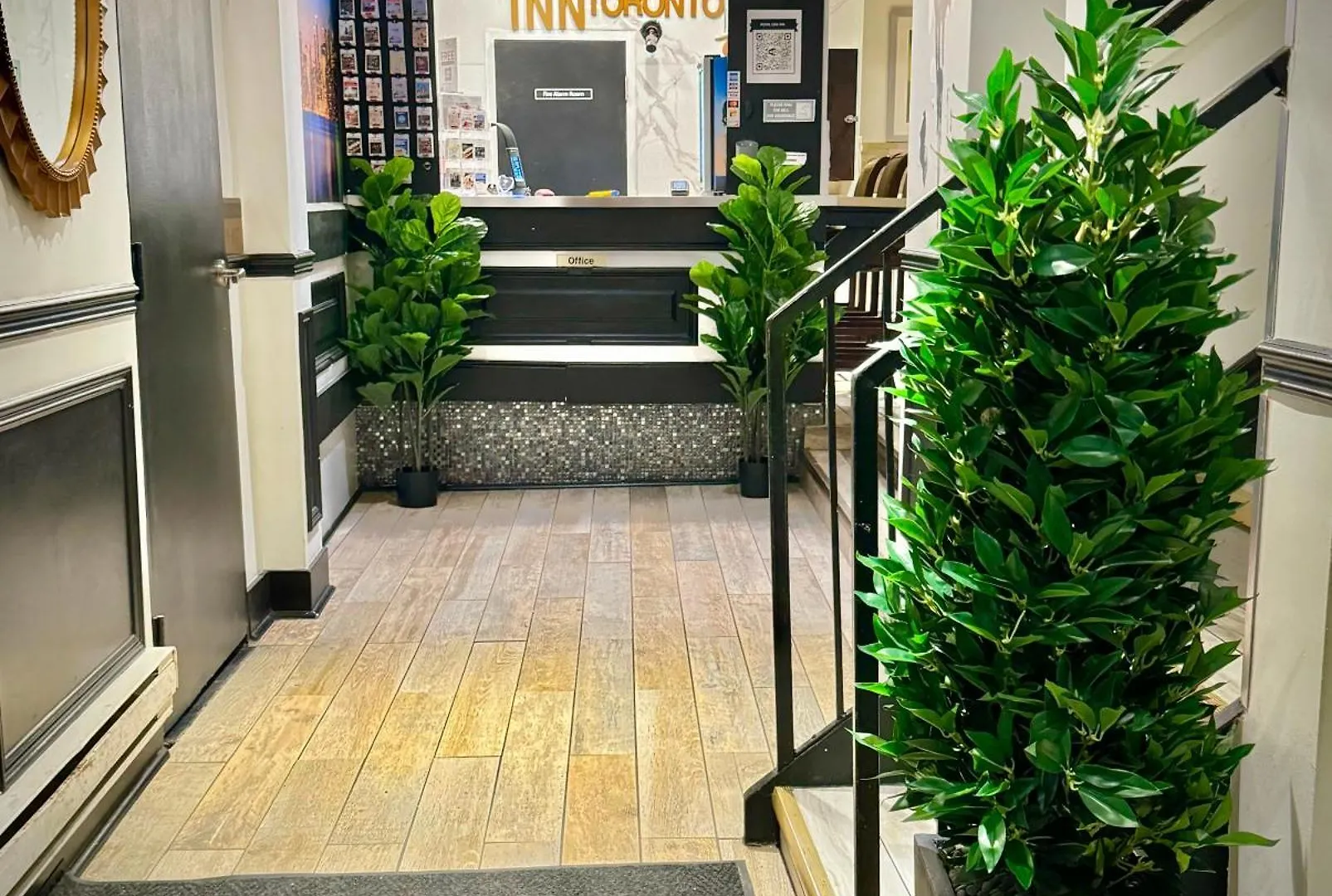 Hotel Royal Oak Inn Toronto