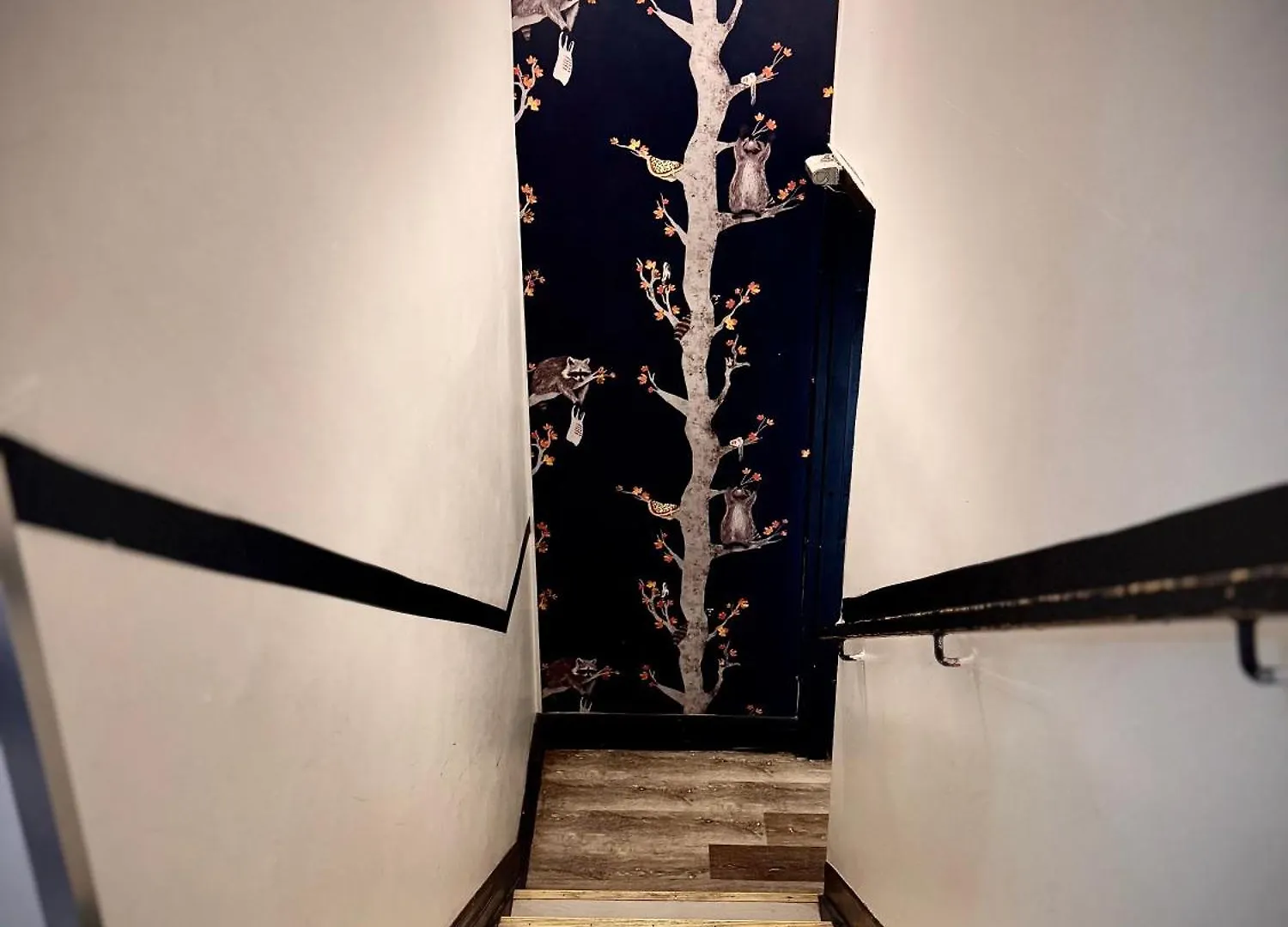 ** Hotel Royal Oak Inn Toronto Canada